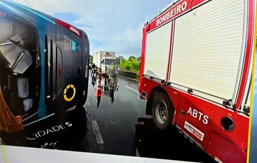 Acidente com ônibus que transportava trabalhadores do Polo deixa uma pessoa morta na BR-324