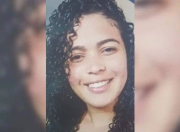 Mulher é morta a facadas dentro de casa; ex-companheiro é o principal suspeito 