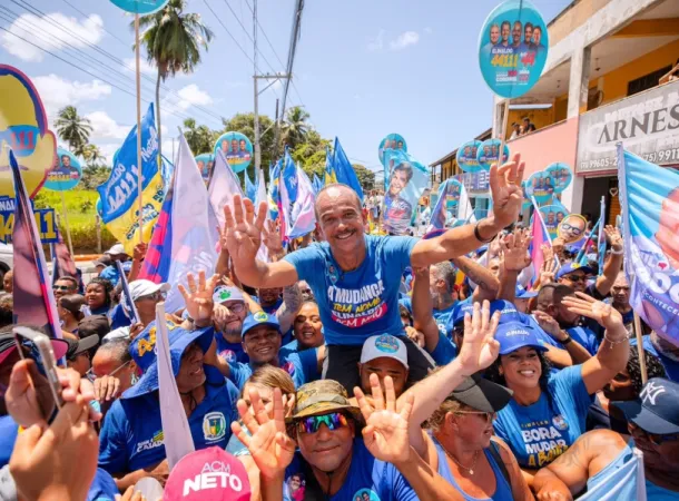 Desfiles cívicos de Camaçari mostram força do Time Azul e protagonismo de Elinaldo