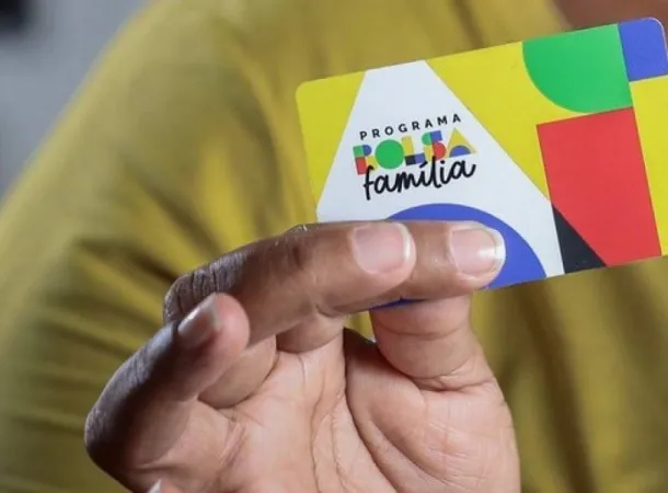 Lula anuncia reajuste do Bolsa Família