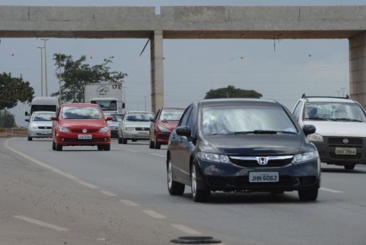 Operação da PRF combate o excesso de velocidade nas estradas Valter Campanato/Agencia Brasil