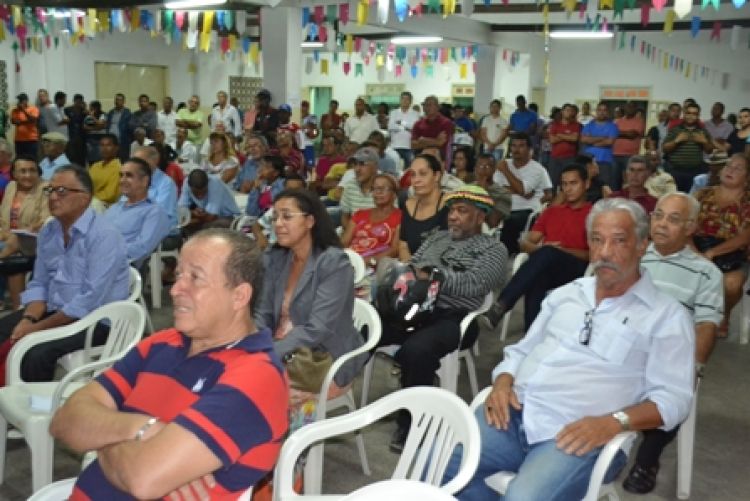Foto Moura Positivo, arquivo Portal Abrantes de reunião na associação Progresso de Abrantes, em 30/10/2013