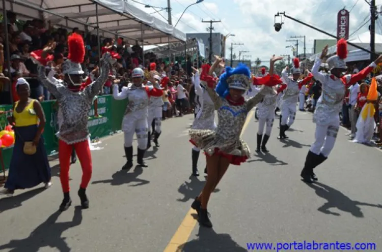 Foto Moura Positivo/arquivo Portal Abrantes desfile 2017