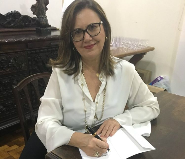 Celina Moraes*