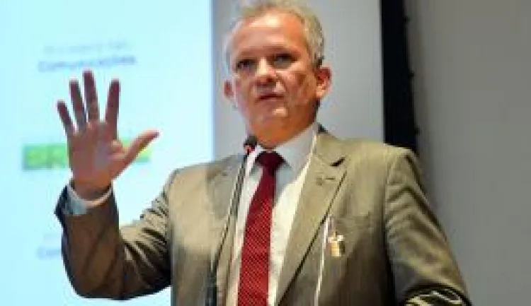 Brasília O Ministro das Comunicações, André Figueiredo, preside a solenidade de assinatura de Planos Nacionais de Outorgas para Radiodifusão (Antônio Cruz/Agência Brasil)
