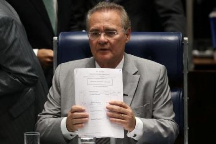 

 Renan Calheiros comanda sessão no Senado. 9/5/2016. REUTERS/Adriano Machado
