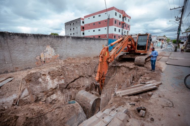  Serviços de drenagem continuam em diversos pontos da cidade