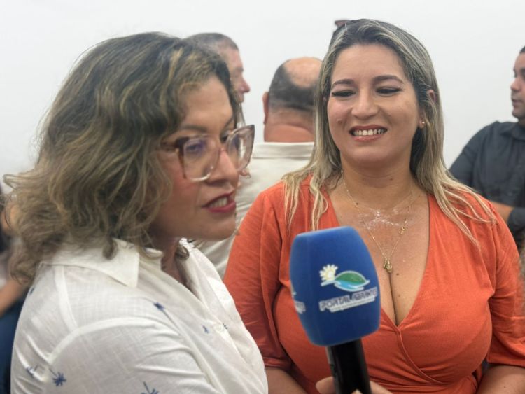 Foto Everaldo com a secretária Rosângela e a sub Gabriela