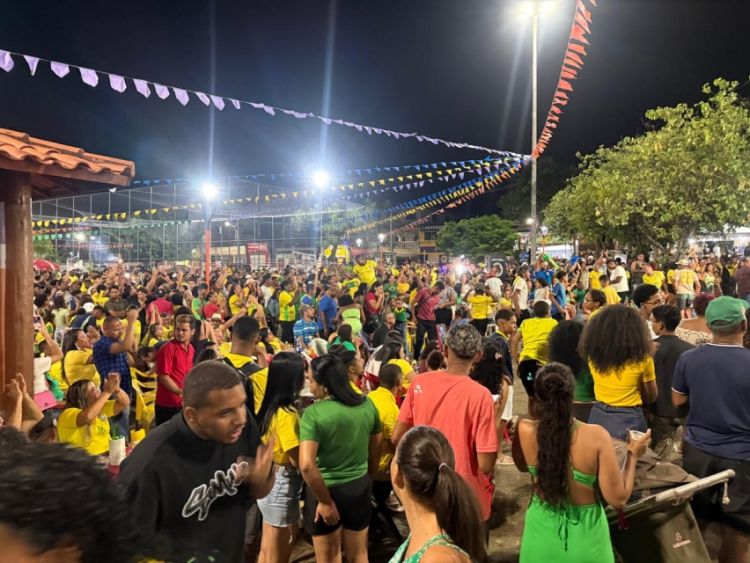 ImagemMoura Positivo, telão praça da Matriz Abrantes