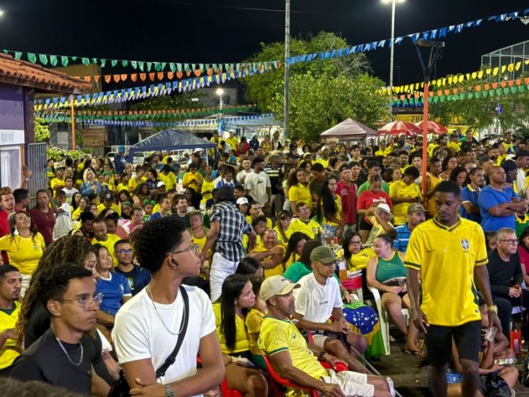 Foto arquivo Portal Abrantes, telão na Praça da Matriz